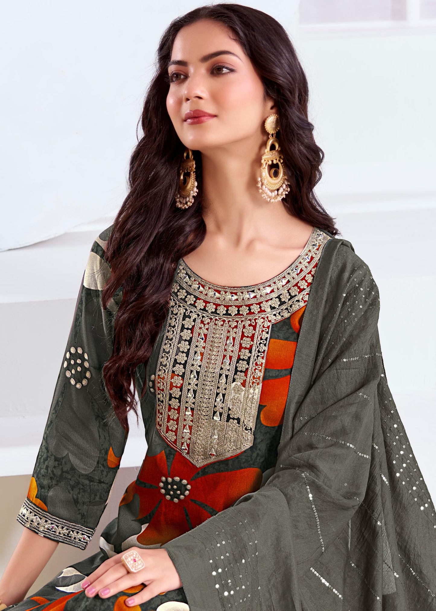 BulBul Roli floral Printed Grey Rayon Salwar Suit