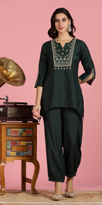 Women Dark Green Embroidered Chanderi Kurta Set