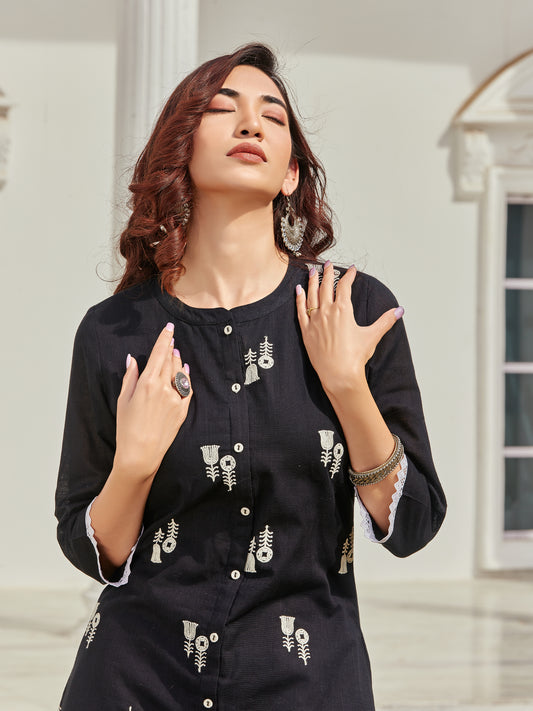 Rashmika Pure Cotton  Linen Black Kurta Set with Classic Embroidered Buti Accents