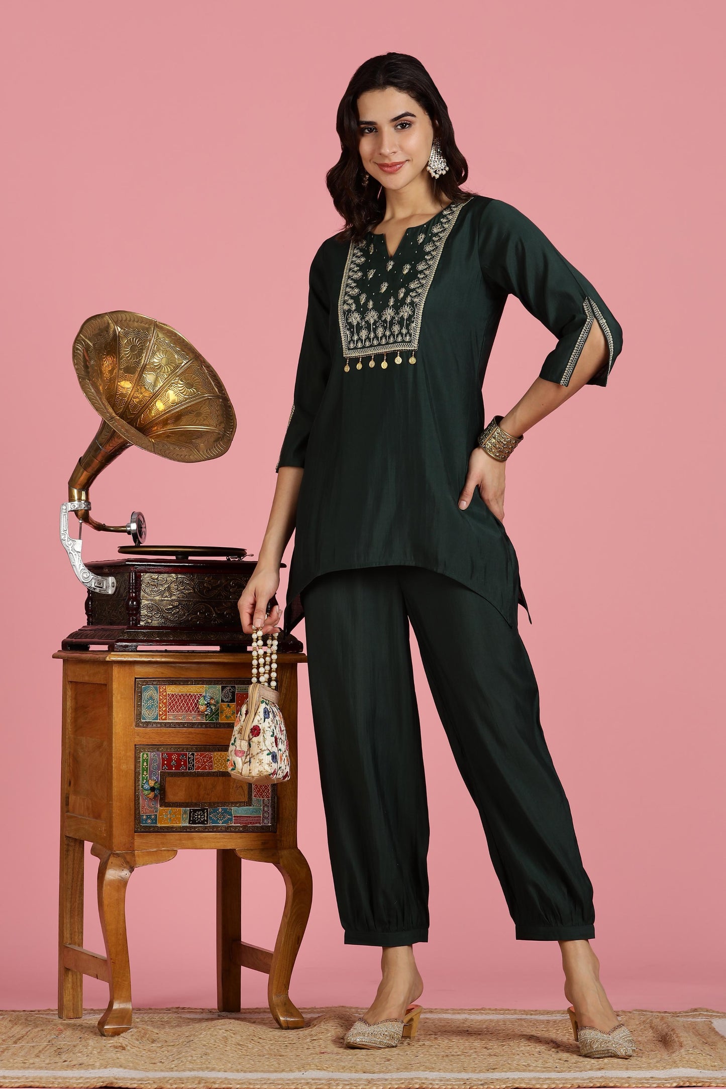 Women Dark Green Embroidered Chanderi Kurta Set