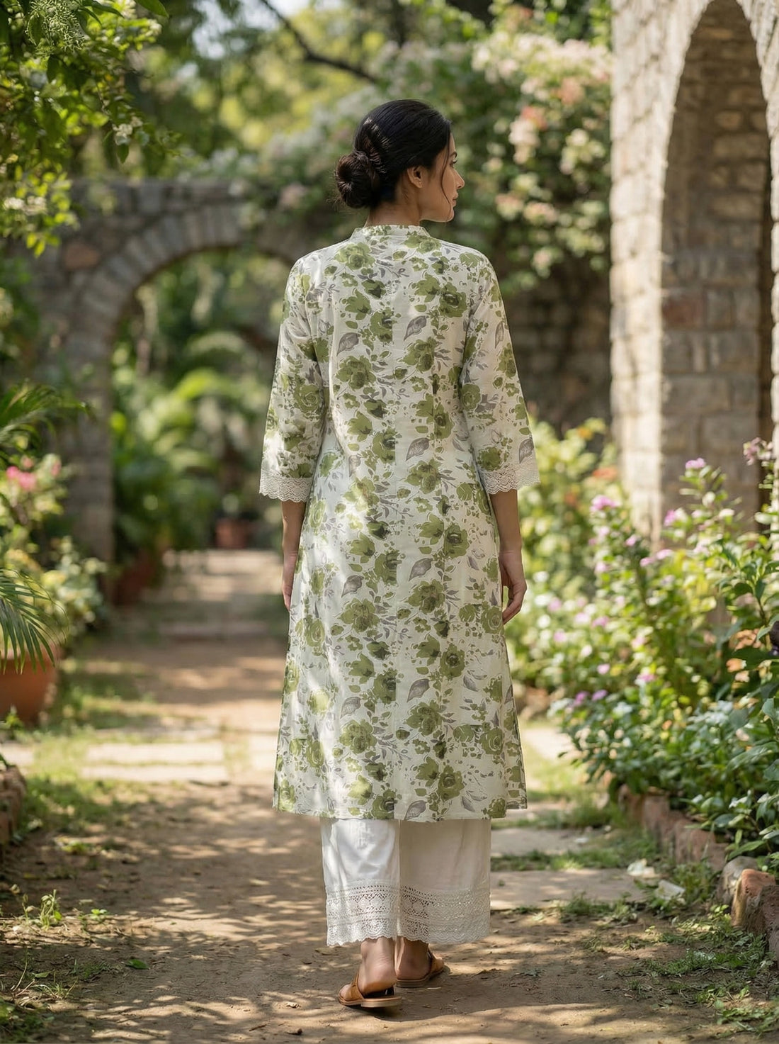 Lily Meadow Green Floral Viscose Kurta Set with Elegant Lace Accents