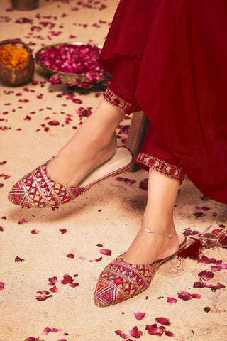 Gayatri Red Hand Thread Embroidered Suit Set with Glass Bugle Beads & Sequin Work with Jacquard Dupatta in Pure Muslin with Pure Cotton Mul Lining