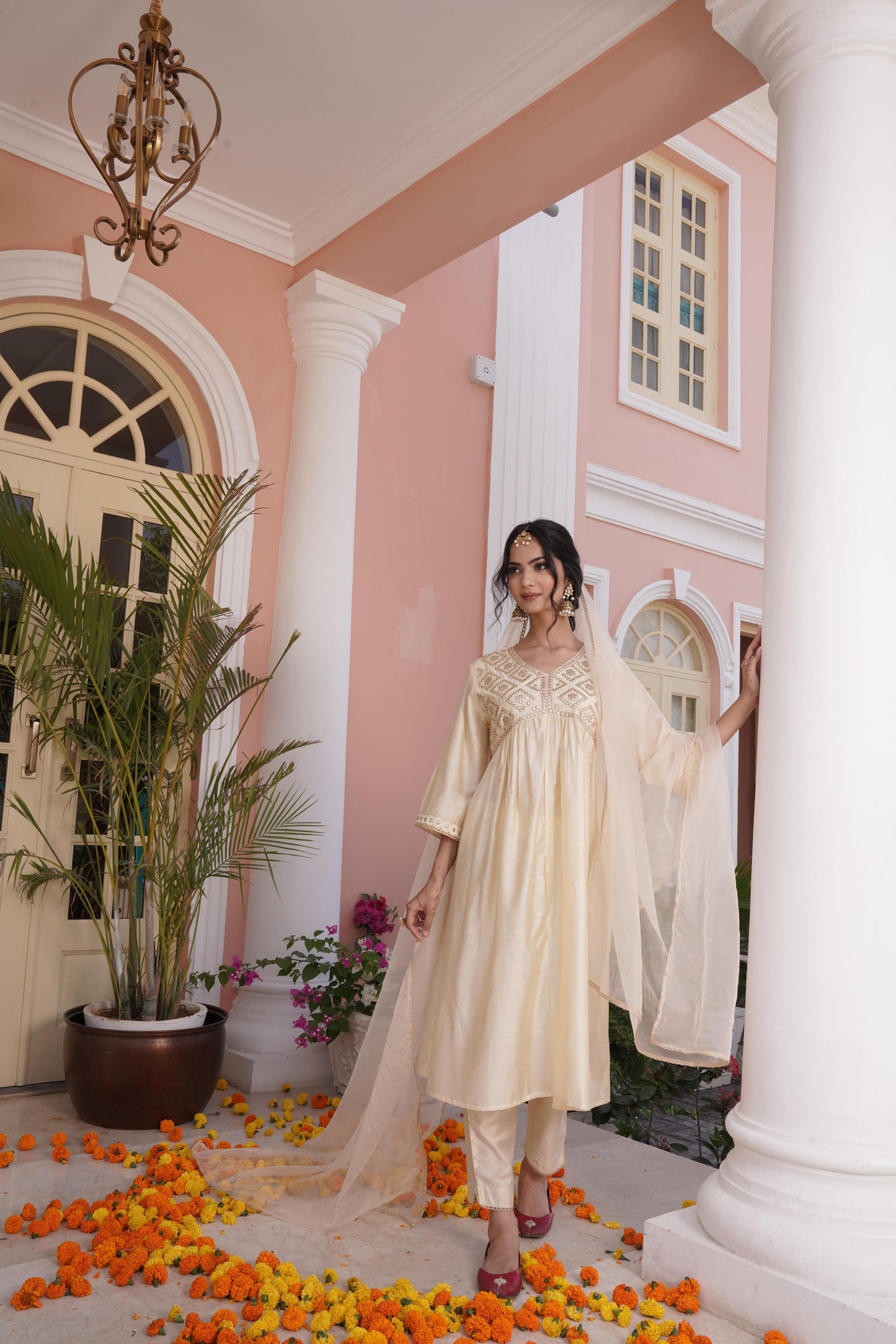 Falak Silk Off white Kurta Set with Dupatta