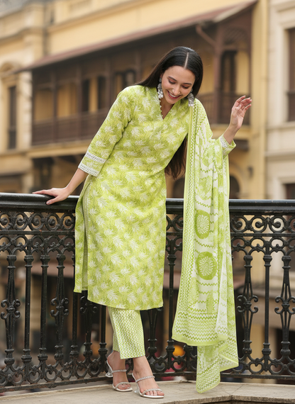 Pure Cotton Green Printed Kurta Set with Dupatta Featuring Contrast Thread Work Neckline