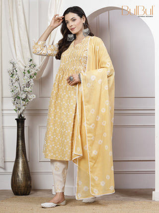 Sia Off White Floral Printed Pure Cotton Kurta Set with Pintuck Detailing and Thread Embroidery with Dupatta